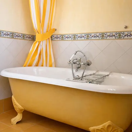 Bed and breakfast Manoir Du Petit Bosq Le Molay-Littry